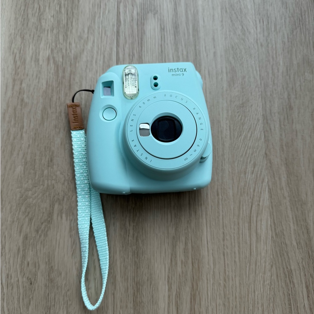 Fujifilm Instax Mini 9 Instant Camera - Ice Blue